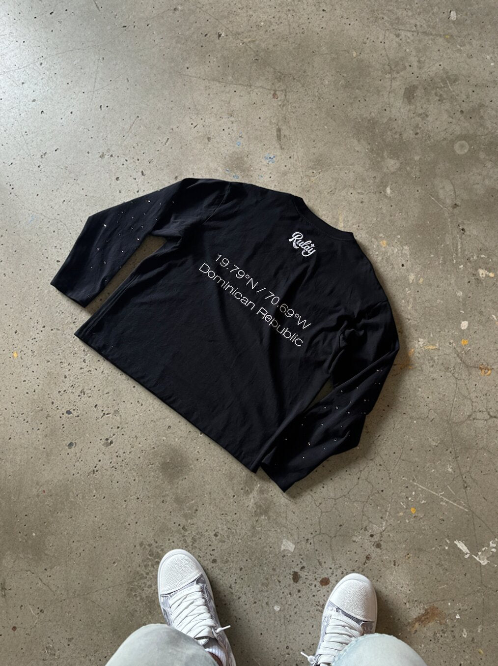 THE LONGSLEEVE